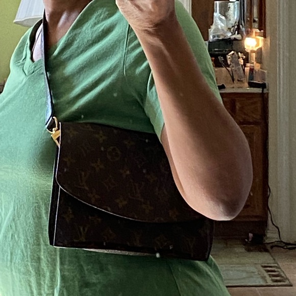 Louis Vuitton Rabat Clutch - Picture 10 of 13